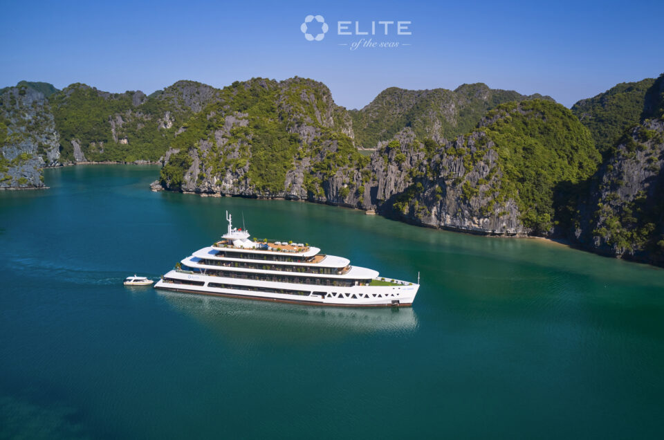 halong bay tours cruises from Hanoi to Halong bay best things to do in Halong Bay Hotels with 1 day trip elite of the seas overnight luxury 5 stars cruises