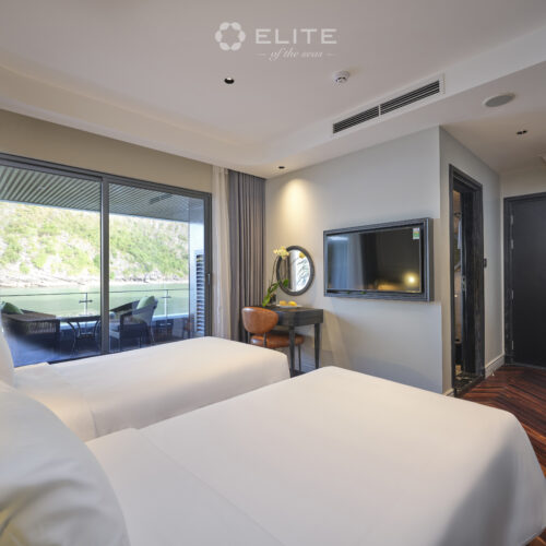 halong bay tours cruises from Hanoi to Halong bay best things to do in Halong Bay Hotels with 1 day trip elite of the seas overnight luxury 5 stars cruises