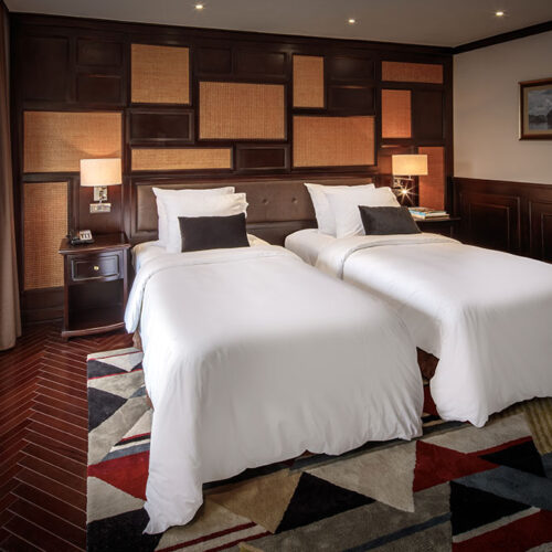 halong bay tours cruises from Hanoi to Halong bay best things to do in Halong Bay Hotels with 1 overnight trip ambassador luxury 5 stars cruises