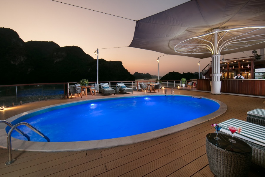 Heritage Cruises Halong Bay Vietnam Travel and Tours Overnight Luxury Cruises